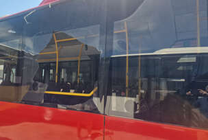 Brčko kamenovan autobus