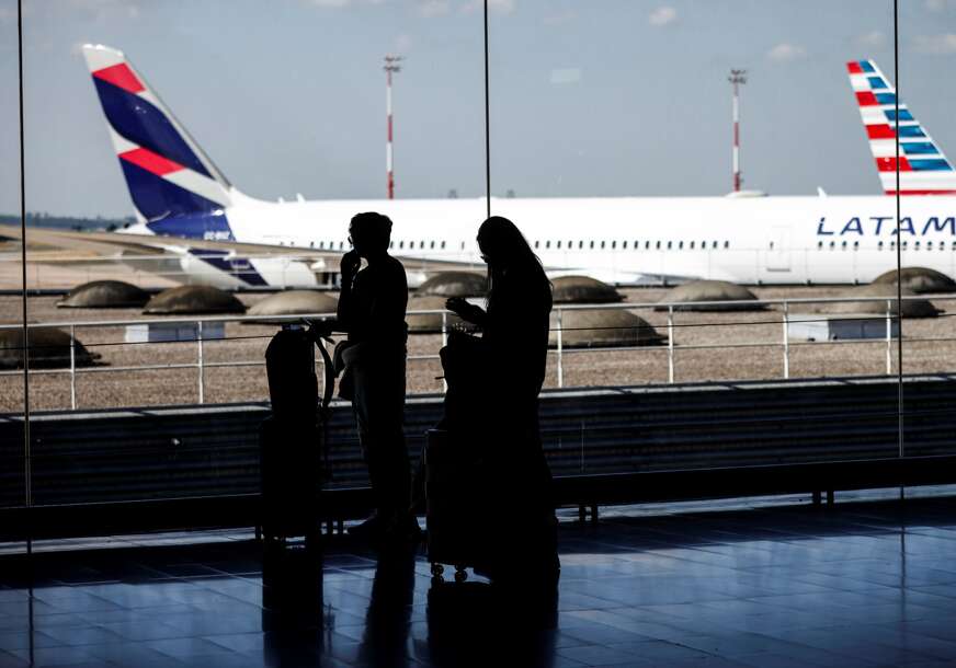 Putnici na aerodromu