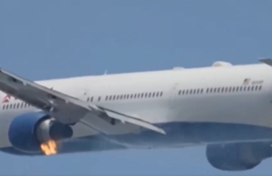 (VIDEO) DRAMA NA NEBU Izbio požar na avionu, piloti proglasili vanredno stanje