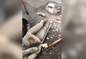 (VIDEO) INCIDENT Pala statua sa fasade, oštećen automobil, poznato i da li ima povrijeđenih