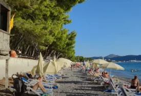 "700 GOSTIJU NA 3.000 KREVETA" Sezona nikad gora, Crnogorci vidno nezadovoljni