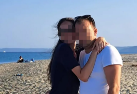 ZA DLAKU IZBJEGLI TRAGEDIJU Ovo su bračni parovi koji su uspjeli spasiti živu glavu, na čamcu izbio požar