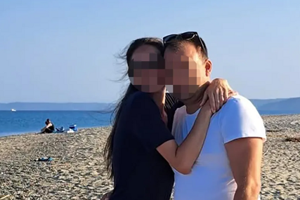 ZA DLAKU IZBJEGLI TRAGEDIJU Ovo su bračni parovi koji su uspjeli spasiti živu glavu, na čamcu izbio požar