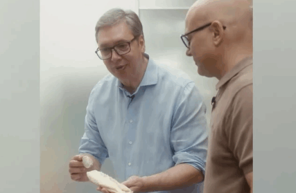(VIDEO) Teško da im neko može parirati: Vučić i Vučević pokazali kako se pravi dobar sendvič