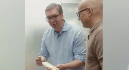 (VIDEO) Teško da im neko može parirati: Vučić i Vučević pokazali kako se pravi dobar sendvič