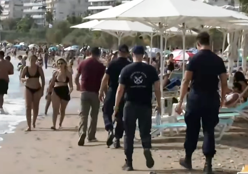 Grčka policija na plaži