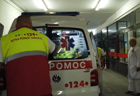 PREVEZENI U BOLNICU Dvije osobe povrijeđene u saobraćajnoj nesreći u Sarajevu
