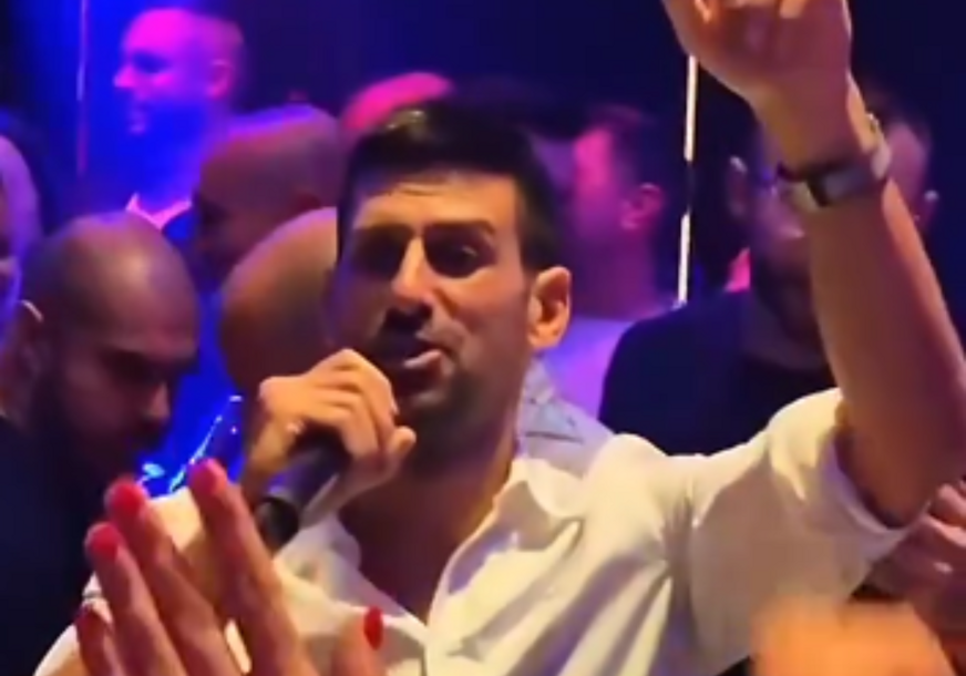 (VIDEO) "A u međuvremenu" Đoković izašao u klub, uhvatio se mikrofona, pa sve BACIO U TRANS