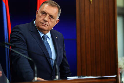 (VIDEO) Dodik protiv “STRANIH PLAĆENIKA” osim kad su njegovi: Srpskainfo i dalje čeka IZVINJENJE, dok bivša USAID saradnica vodi Srpsku
