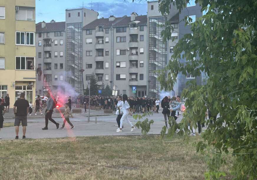 navijači Borca pristižu na Gradski stadion