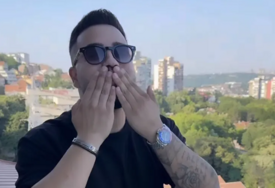 (FOTO) "VOLIM TE" Nikola Stanišić iz Makedonije zapjevao hit "Beograd" i uputio emotivnu poruku Ceci
