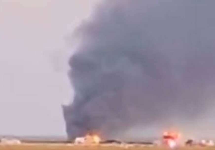 (VIDEO) Dramatični snimci pada aviona: Najmoćnija letjelica američke mornarice SRUŠILA SE U BLIZINI BAZE, pilot se uspješno katapultirao