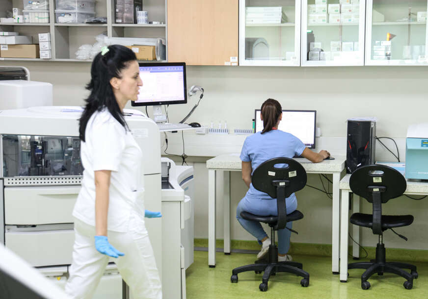 epruvete nalazi krv uzorci labaratorija