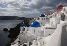 BORBA SA PREKOMJERNIM TURIZMOM Grci uveli taksu od 20 evra za dolazak na Santorini