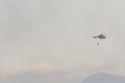POŽAR JOŠ UVIJEK NE JENJAVA Na terenu i helikopteri, vatra trenutno ne ugrožava objekte