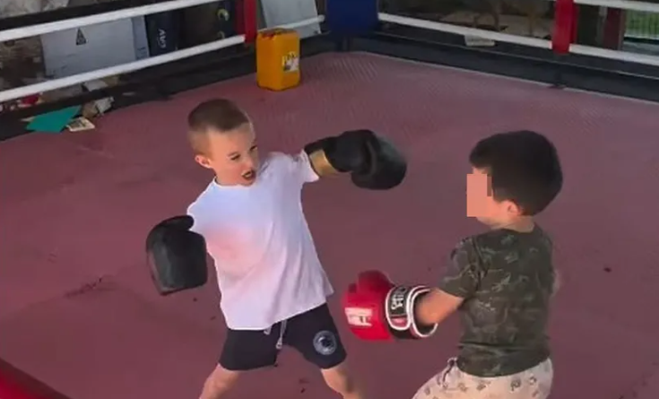 POSEBAN RING ZA ŽELJKA Sin Veljka Ražnatovića krenuo očevim stopama, sparinguje sa drugarom