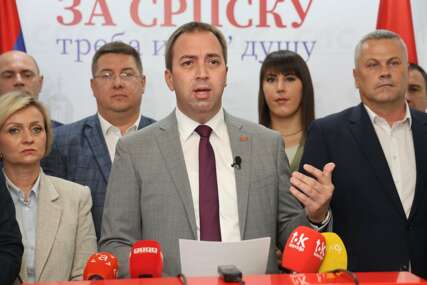 Dati 35 miliona KM za sijalice je SKANDAL: Selak  tvrdi da je  u pitanju je plansko pogodovanje i izdaja domaće privrede