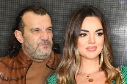 (FOTO) "TJERAO ME DA GASIM RAKIJU VOTKOM" Nakon mnogo godina isplivala istina o odnosu Sofije Šašić i njenog očuha Ace Lukasa