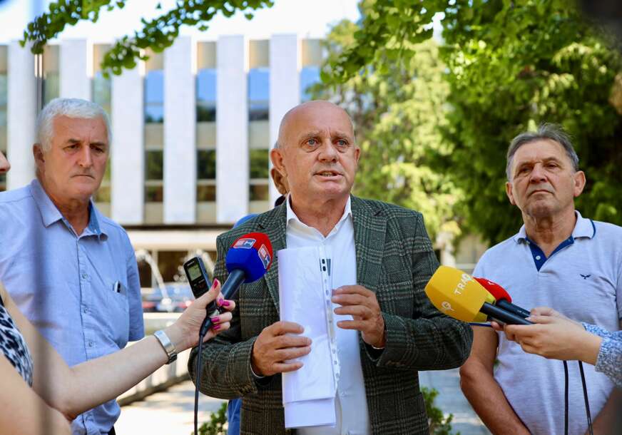 FOTO: NARODNI FRONT