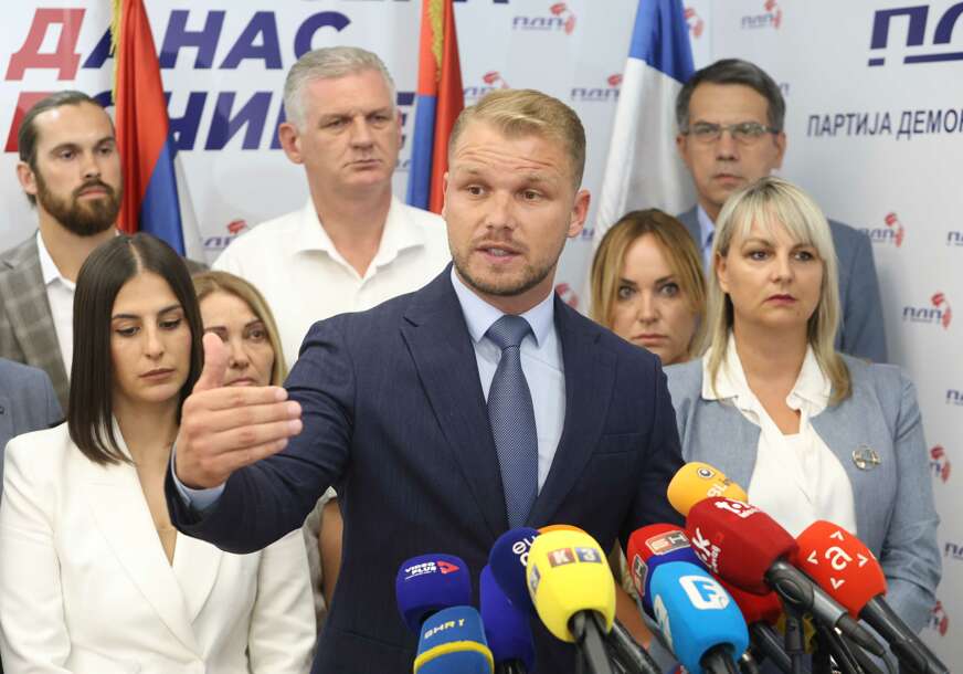 Draško Stanivuković. sjednica PDP