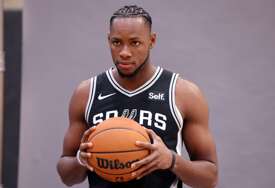 Ne želi da odustane od NBA KARIJERE: Čarls Besi stavio Partizan na čekanje