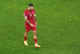 Englez iz VAR sobe dosudio penal Škotima: Aleksandar Mitrović bio SUSPENDOVAN ZBOG NAPADA na ovog sudiju