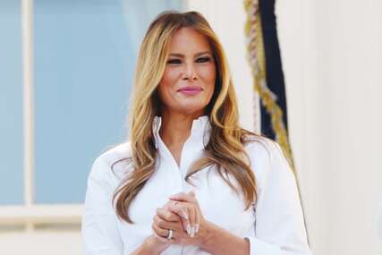 "Zaštitite NEVINOST DJECE jednim potezom pera" Poznato šta je Melanija napisala u pismu koje je Tramp URUČIO PUTIN tokom samita na Aljasci