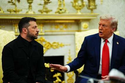 "Ja sam se presvukao, vi niste" Novinar uputio kompliment Zelenskom, on mu odgovorio