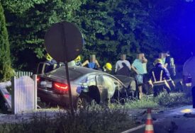 Teška nesreća kod Ugljevika: Poginula jedna osoba, povrijeđene 2