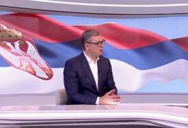 "MNOGO JE BOLJE, POMJERA RUKU I NOGU" Vučić o zdravstvenom stanju ministra Glišića