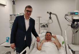 (FOTO) "DARKO NESALOMIVI" Vučić objavio fotografiju sa Glišićem iz bolnice, otkrio kako se ministar osjeća