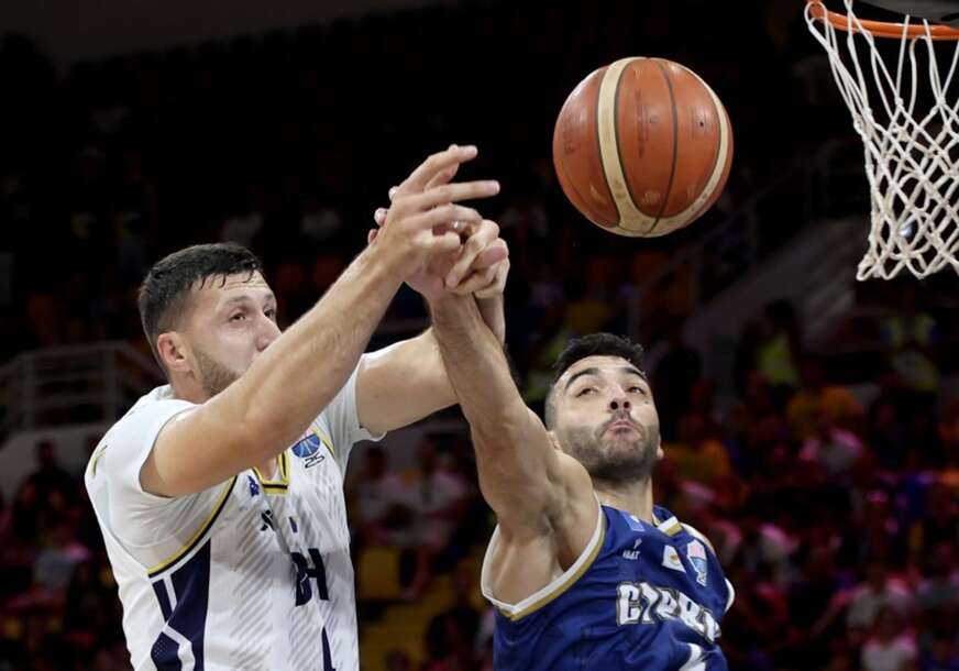 Jusuf Nurkić u akciji protiv Kipra