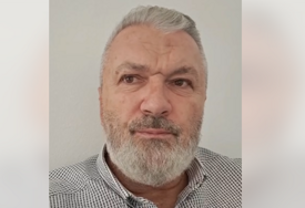 (VIDEO) SANIN MUSA DOŽIVIO FIJASKO Na poziv se odazvalo samo 6 ljudi, hodža ih vratio