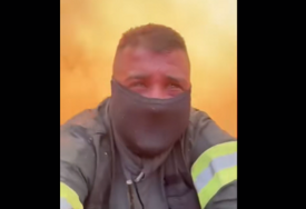 (VIDEO) Pogledajte jeziv trenutak: Snimak vatrogasca koji se probija kroz VATRENU STIHIJU u Crnoj Gori ledi krv u žilama