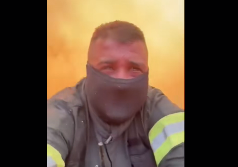 (VIDEO) Pogledajte jeziv trenutak: Snimak vatrogasca koji se probija kroz VATRENU STIHIJU u Crnoj Gori ledi krv u žilama