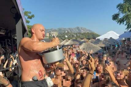 NOVI HAOS NA NASTUPU DESINGERICE Kidao lubenicu, polivao publiku alkoholom, reagovala i policija