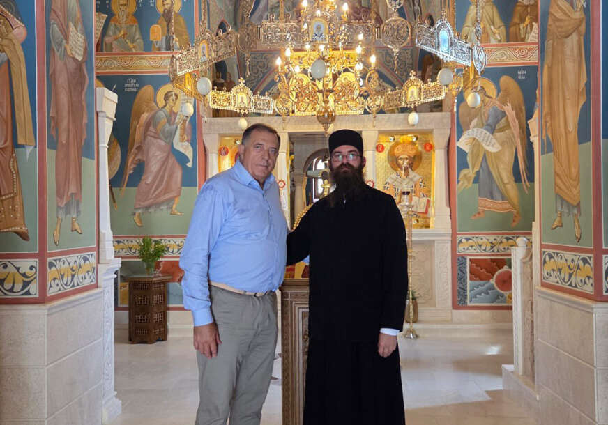 (FOTO) Obišao i slapove na Uni: Dodik posjetio manastir Rmanj u Martin Brodu