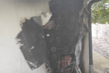 (FOTO) Imali pune ruke posla: Vatrogasci u akciji, gorjela baraka u Banjaluci