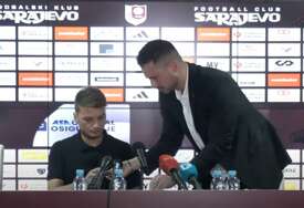 (VIDEO) Adem Ljajić i zvanično novi igrač FK Sarajevo: Potpisao ugovor, a zaradiće VRTOGLAVU CIFRU