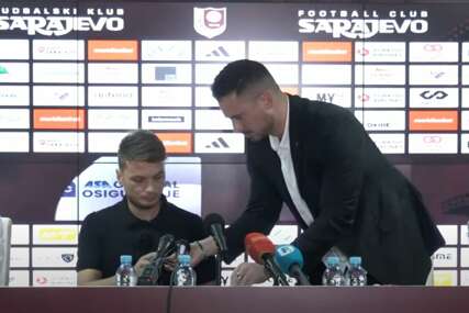 (VIDEO) Adem Ljajić i zvanično novi igrač FK Sarajevo: Potpisao ugovor, a zaradiće VRTOGLAVU CIFRU