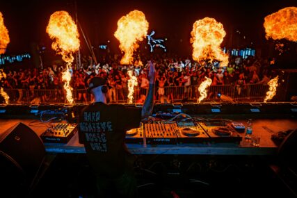 (FOTO) Spektakularan početak Freshwave festivala: Red Bull FMX Jam i Kobosil zapalili prvu festivalsku noć!