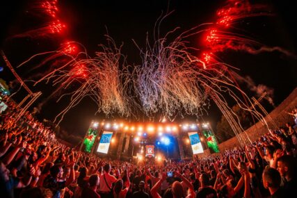 (FOTO) Veliko finale "Freshwave" festivala: Hiljson, "sindikalci" i Nicole Moudaber PRIREDILI NOĆ ZA PAMĆENJE