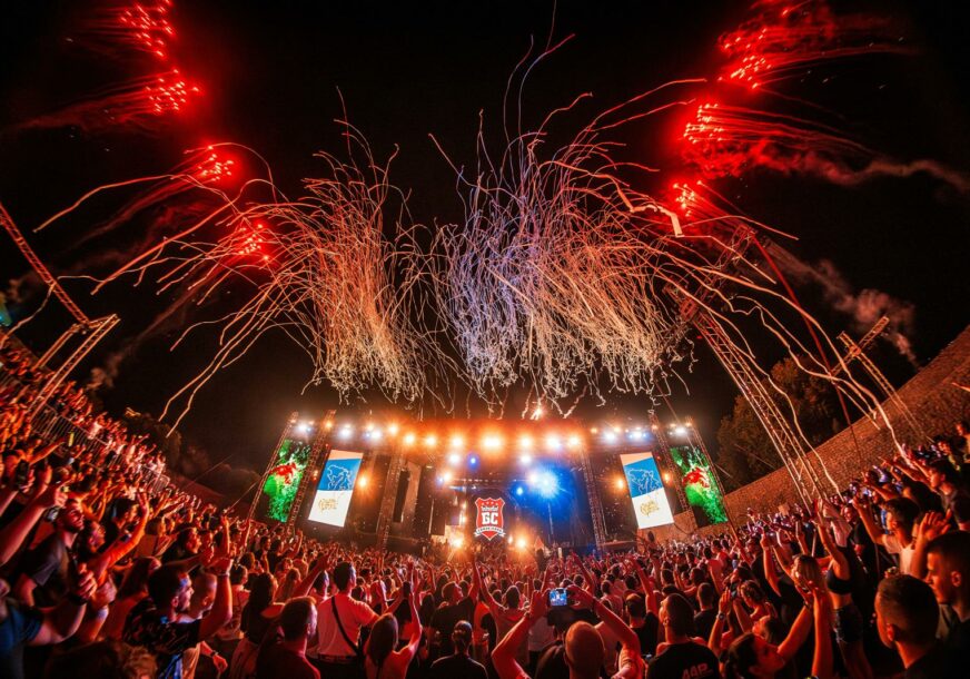(FOTO) Veliko finale "Freshwave" festivala: Hiljson, "sindikalci" i Nicole Moudaber PRIREDILI NOĆ ZA PAMĆENJE