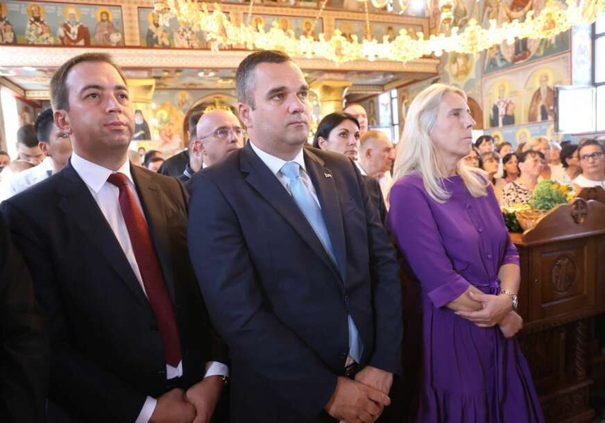 (FOTO) "Da nije bilo Srpske pravoslavne crkve, ne bi bilo ni srpskog naroda" Goran Selak na obilježavanju 100 godina Hrama Svetog proroka Ilije u Tesliću