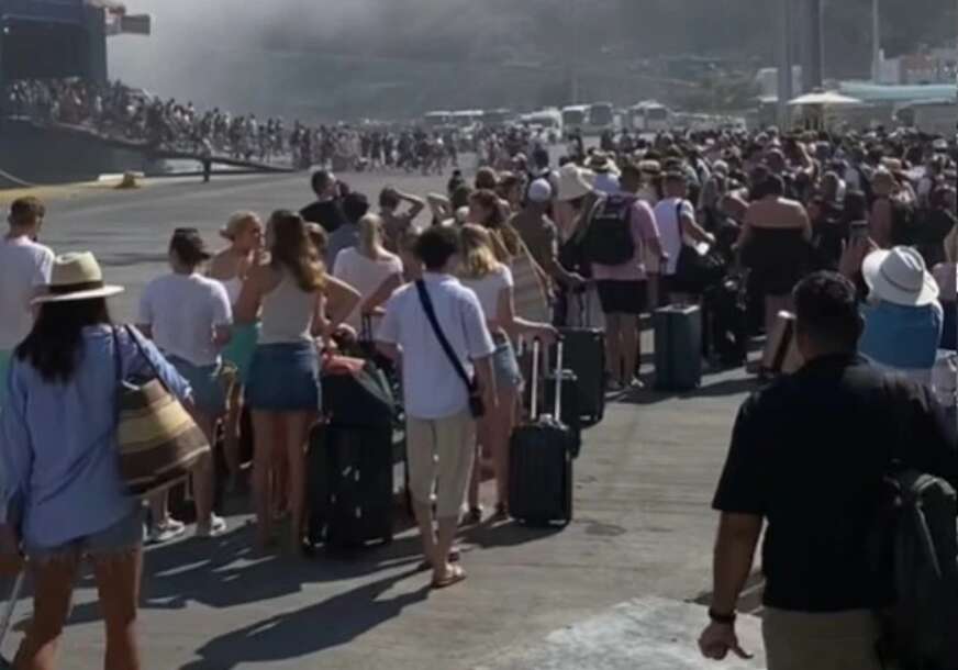 (VIDEO) 3,5 MILIONA DOLAZAKA Hrvati vidjeli slike iz Grčke, sada vjeruju da su bolje prošli