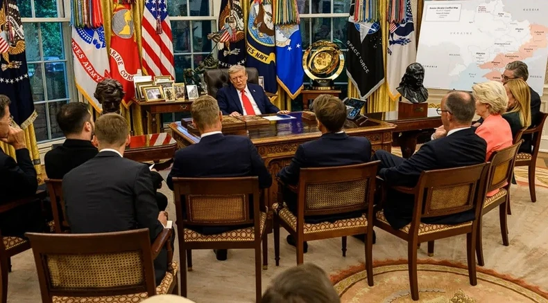 Donald Tramp razvukao kartu Ukrajine u Bijeloj kući