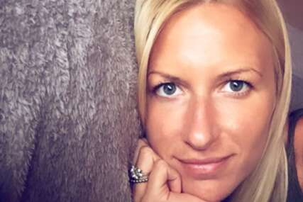 (FOTO) SKINULA SE U BIKINI Kuma Ane Ivanović pokazala zategnuto tijelo u 4. deceniji