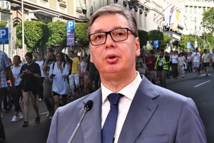 (FOTO) "Mjesecima nas NAZIVA TERORISTIMA, a sad bi da razgovara" Vučić uputio poziv, studenti u blokadi mu odgovorili