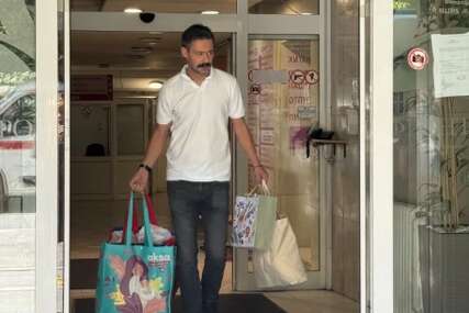 (FOTO) DOBIO SINA U 46. GODINI Milana Vasića žena krišom slikala sa malim Despotom, prizor oduševio sve