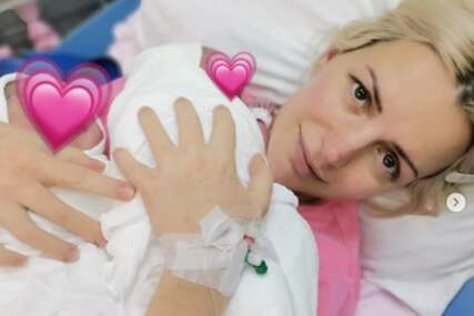 (FOTO) PORODILA SE U 4. DECENIJI Pjevačica Milena Vučić na svijet donijela 2 DJEVOJČICE, podijelila prvu fotku iz porodilišta